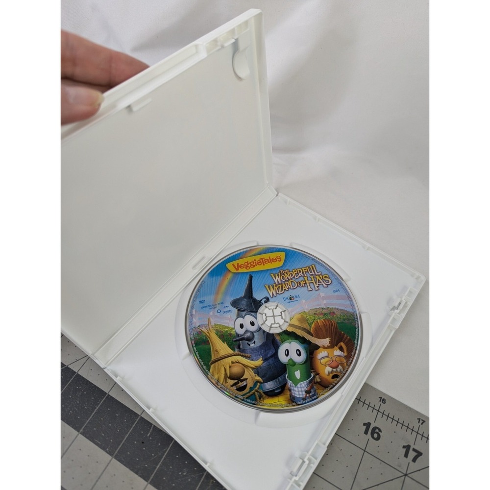 Veggie Tales DVD‎ Lot Toy Saved Christmas Minnesota Cuke Wizard of Ha's - Picture 7 of 7